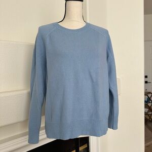 Banana Republic Women’s Sky Blue Crewneck Sweater Size L